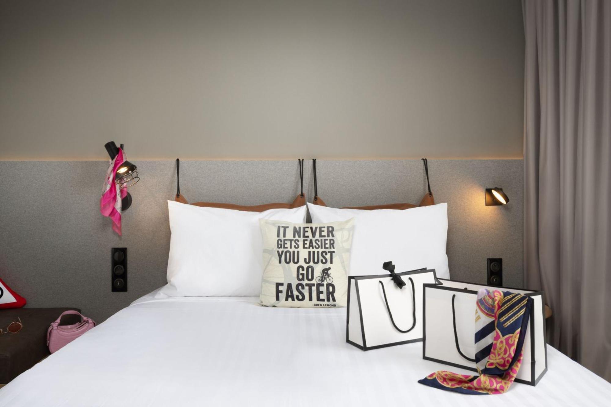Moxy Paris Clamart Bagian luar foto